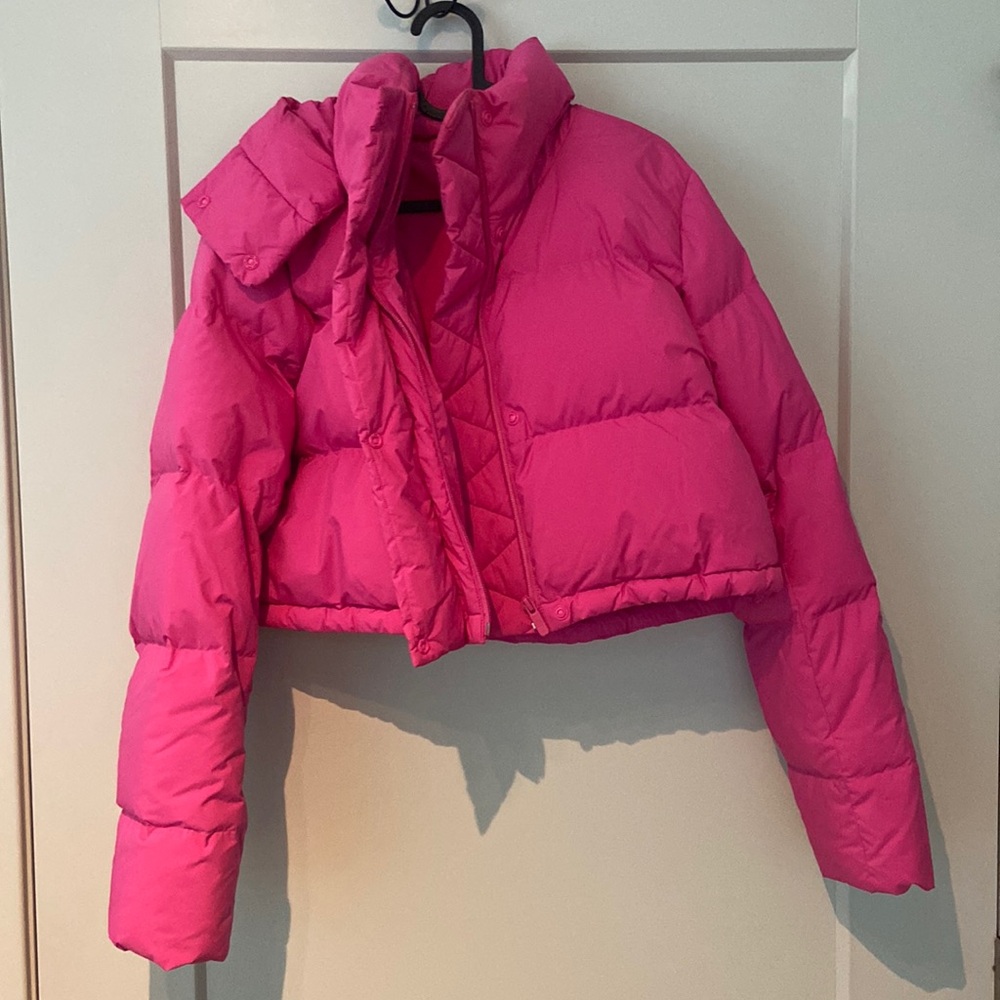 Lululemon cropper puffer coat in sonic pink